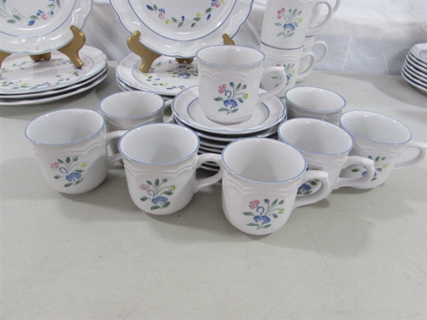 59 PIECE FLORAL EXPRESSIONS STONEWARE DINNERWARE