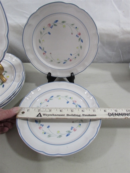 59 PIECE FLORAL EXPRESSIONS STONEWARE DINNERWARE