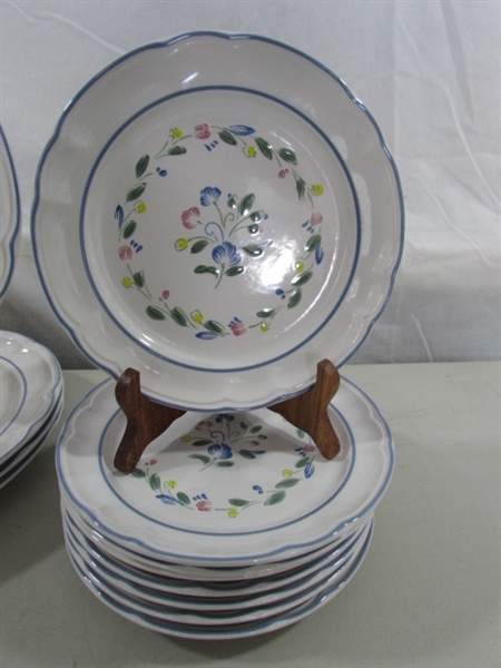 59 PIECE FLORAL EXPRESSIONS STONEWARE DINNERWARE