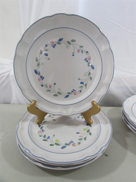 59 PIECE FLORAL EXPRESSIONS STONEWARE DINNERWARE