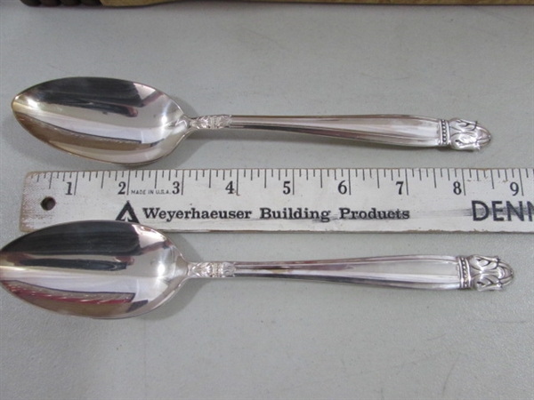 VINTAGE HOLMES & EDWARDS DANISH PRINCESS SILVERPLATE FLATWARE SET IN BOX + 6 LADY ESTHER TEASPOONS