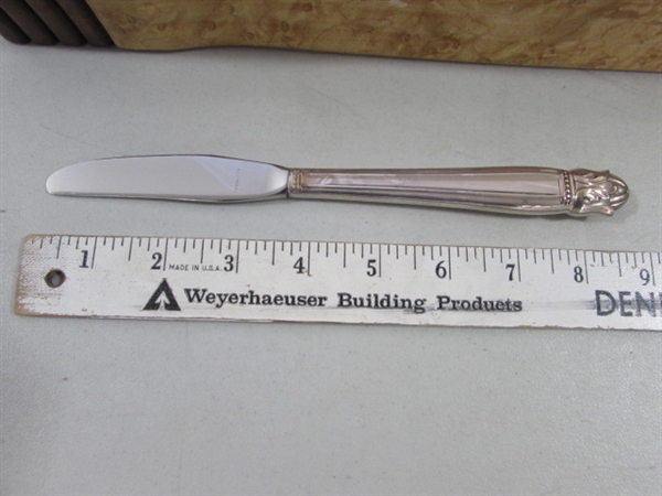 VINTAGE HOLMES & EDWARDS DANISH PRINCESS SILVERPLATE FLATWARE SET IN BOX + 6 LADY ESTHER TEASPOONS