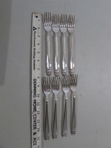 VINTAGE HOLMES & EDWARDS DANISH PRINCESS SILVERPLATE FLATWARE SET IN BOX + 6 LADY ESTHER TEASPOONS