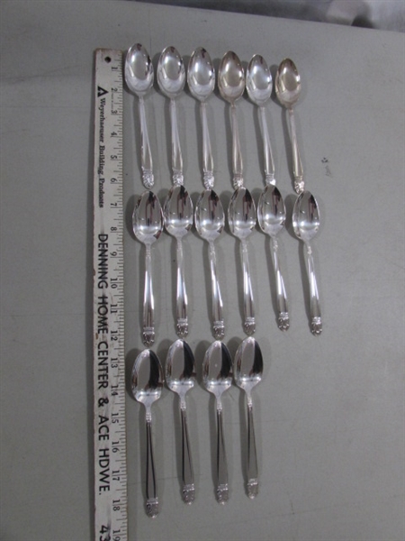 VINTAGE HOLMES & EDWARDS DANISH PRINCESS SILVERPLATE FLATWARE SET IN BOX + 6 LADY ESTHER TEASPOONS