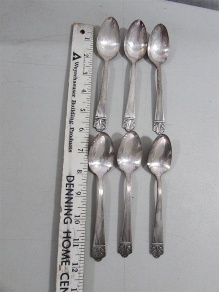 VINTAGE HOLMES & EDWARDS DANISH PRINCESS SILVERPLATE FLATWARE SET IN BOX + 6 LADY ESTHER TEASPOONS