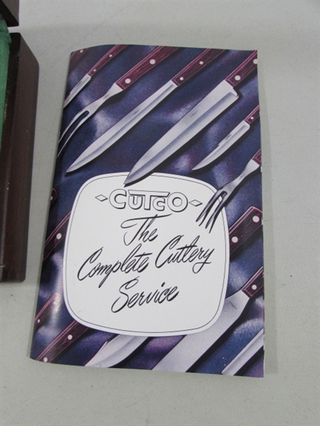 SET OF 8 VINTAGE CUTCO DINNER TABLE KNIVES IN CASE - NEW