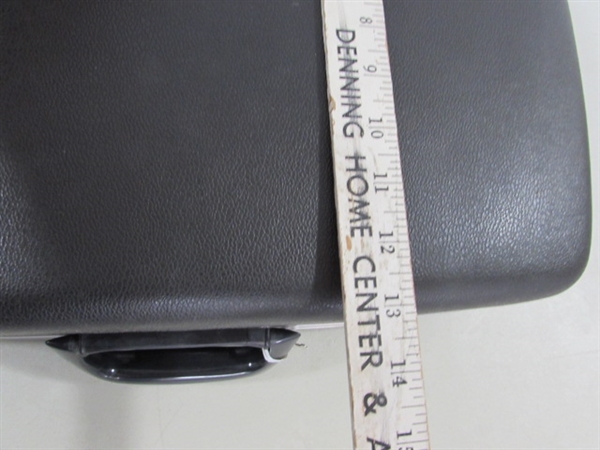 VINTAGE SMITH-CORONA MANUAL TYPEWRITER IN CASE