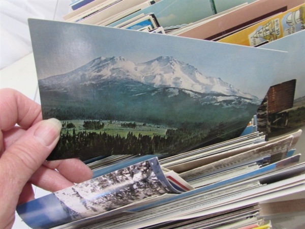 LARGE COLLECTION OF POSTCARDS & POSTCARD ALBUMS W/EXTRA PAGES