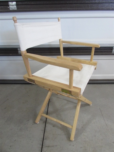 FOLDING WOOD & CANVAS DIRECTORS CHAIR