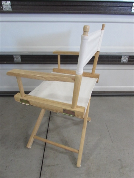 FOLDING WOOD & CANVAS DIRECTORS CHAIR