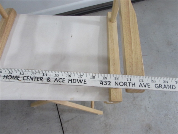 FOLDING WOOD & CANVAS DIRECTORS CHAIR