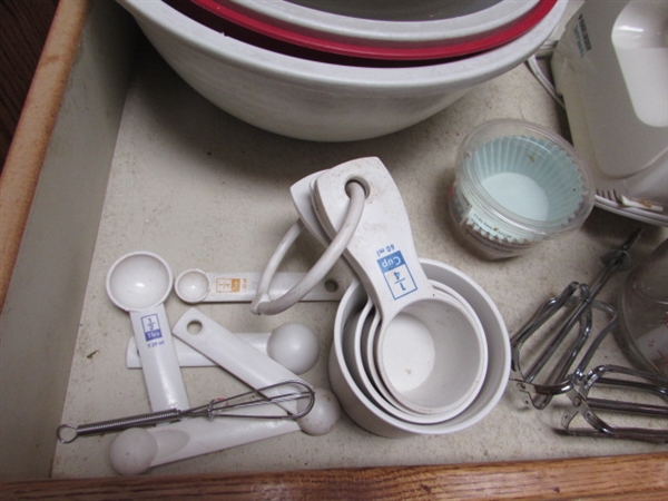 NEW COOKIE SHEETS, COOLING RACKS & OPEN KITCHEN PLASTIC WRAP, MIXING BOWLS & MORE