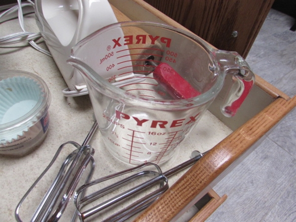NEW COOKIE SHEETS, COOLING RACKS & OPEN KITCHEN PLASTIC WRAP, MIXING BOWLS & MORE