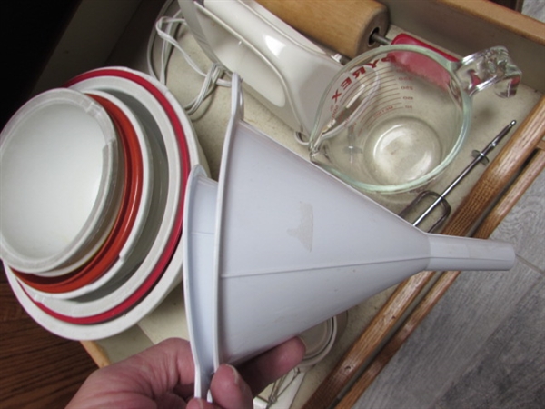 NEW COOKIE SHEETS, COOLING RACKS & OPEN KITCHEN PLASTIC WRAP, MIXING BOWLS & MORE