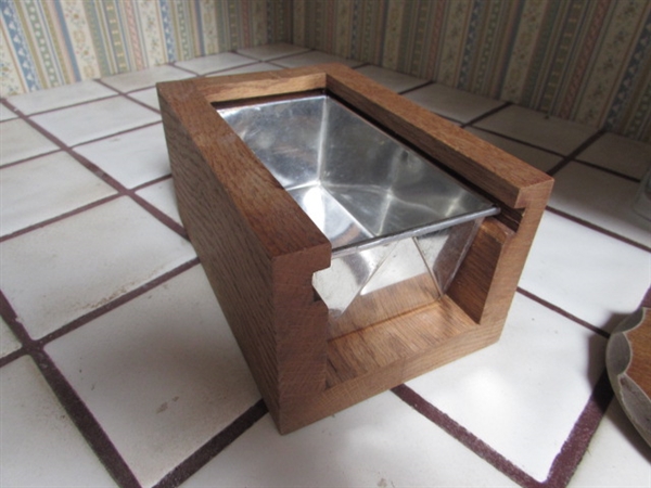 WOOD & GLASS ASSORTMENT OF KITCHEN CANISTERS, TEA PITCHER & 2 KNIFE BLOCKS