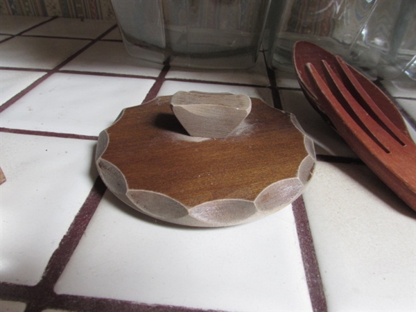 WOOD & GLASS ASSORTMENT OF KITCHEN CANISTERS, TEA PITCHER & 2 KNIFE BLOCKS