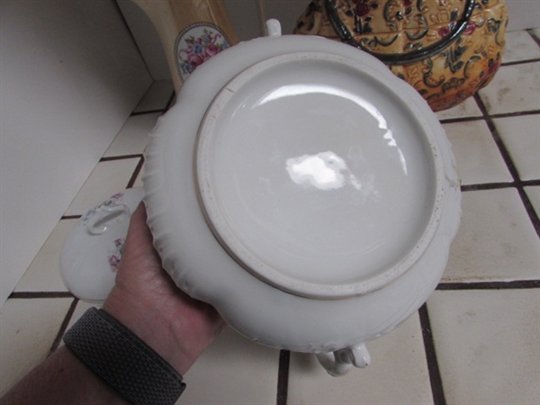 DECORATIVE PURSE COOKIE JAR, VINTAGE TUREEN, NEW APPLE TEAPOT & LEUCHTENBURG PITCHER