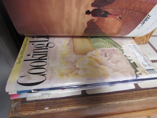 LARGE COLLECTION OF COOKBOOKS, MAGAZINES AND RECIPE CARDS FOR THE CROCKPOT