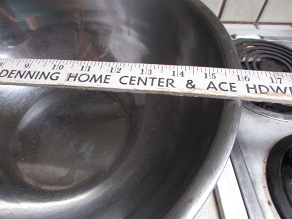STICKY RICE BASKET, LARGE MIXING BOWL & VARIETY OF BAKING PANS