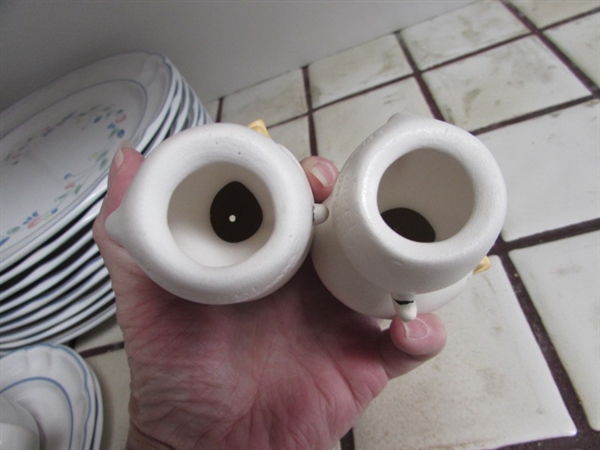 HEARTHSIDE FLORAL EXPRESSIONS STONEWARE & CHICKIE SALT AND PEPPER SHAKERS
