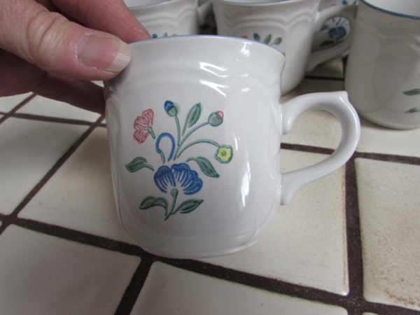HEARTHSIDE FLORAL EXPRESSIONS STONEWARE & CHICKIE SALT AND PEPPER SHAKERS