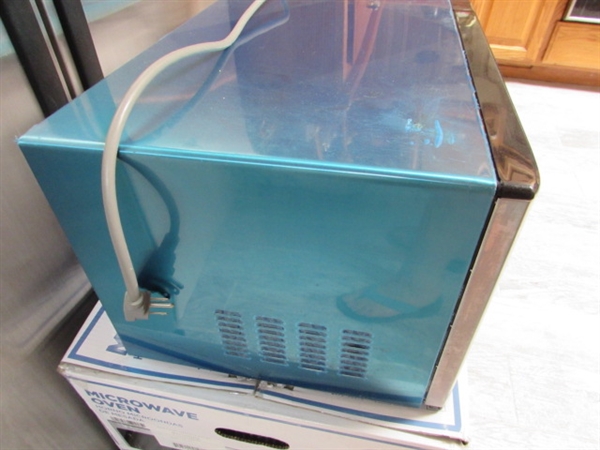 GE MICROWAVE OVEN AND COOKBOOK