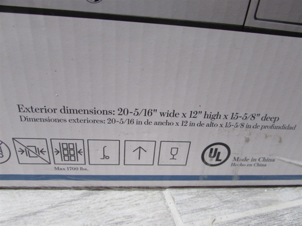GE MICROWAVE OVEN AND COOKBOOK
