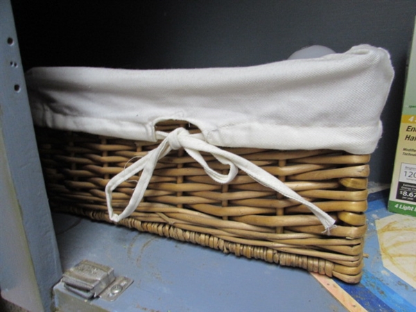 ASSORTED LIGHT BULBS & BASKET