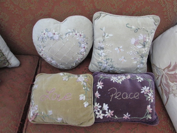 VINTAGE VICTORIAN LOVESEAT AND PILLOWS