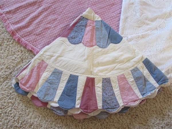 VINTAGE ROUND TABLECLOTHS