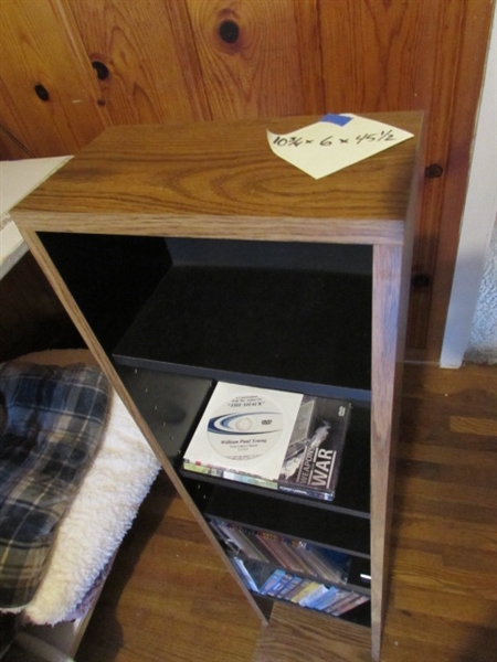 32 EMERSON TV WITH BUILT IN DVD PLAYER AND DVD/MEDIA STAND