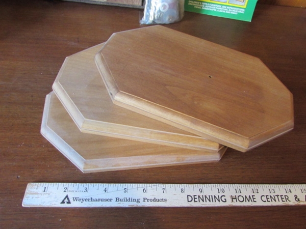 CRAFTING WOOD PLAQUES AND DECOR