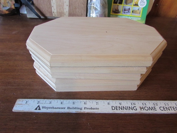 CRAFTING WOOD PLAQUES AND DECOR