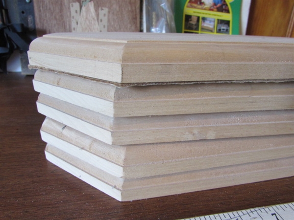 CRAFTING WOOD PLAQUES AND DECOR