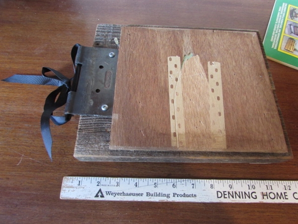 CRAFTING WOOD PLAQUES AND DECOR