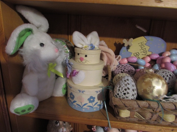 LARGE COLLECTION OF EASTER DECOR AND CERAMIC DOLLS