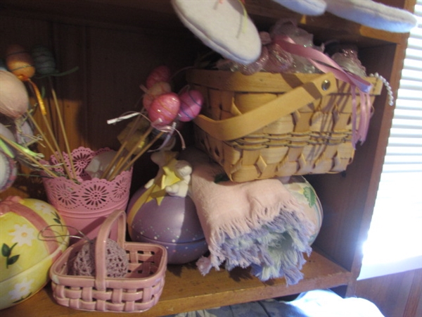 LARGE COLLECTION OF EASTER DECOR AND CERAMIC DOLLS