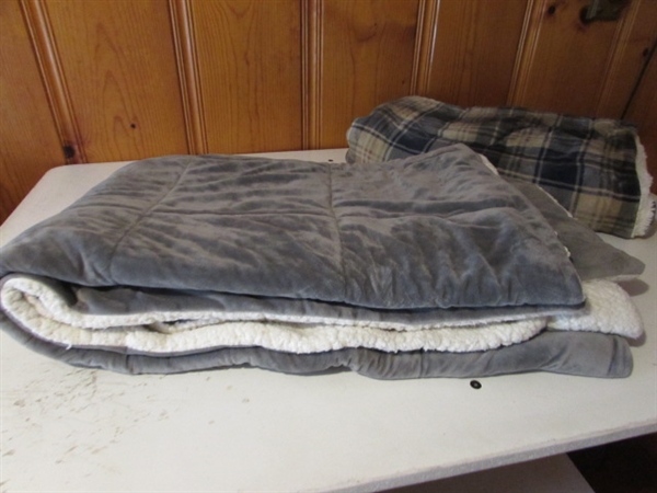 ASSORTED BLANKETS IN A VARIETY OF SIZES PLUS A CHAIR COVER