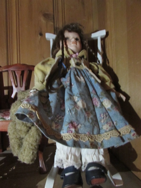 WICKER CHAIRS & DOLL DECOR