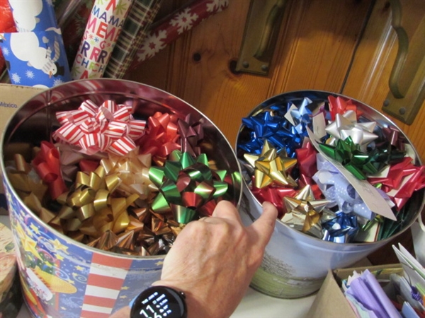 WRAPPING PAPER, RIBBON & GIFT BAGS