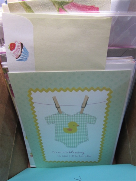 LARGE COLLECTION OF GREETING CARDS