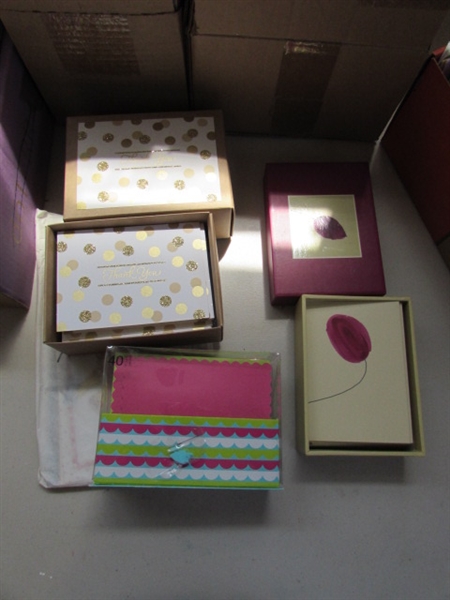 LARGE COLLECTION OF GREETING CARDS