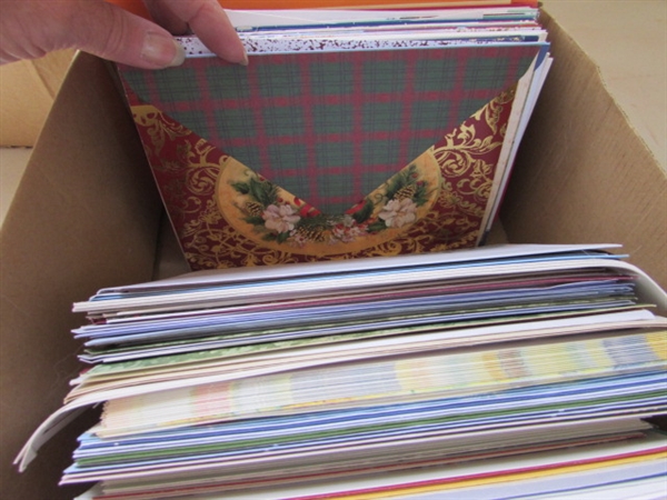 LARGE COLLECTION OF GREETING CARDS