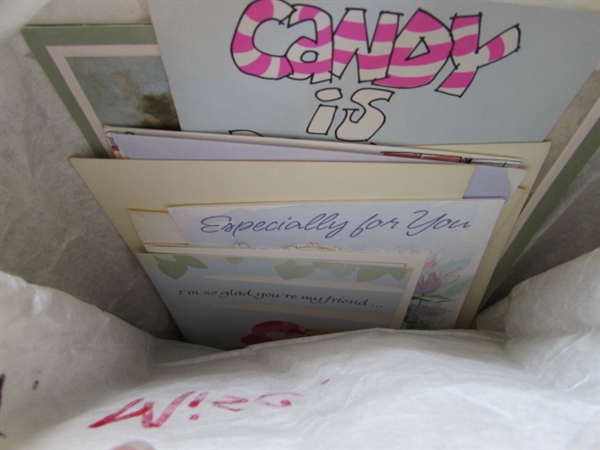 LARGE COLLECTION OF GREETING CARDS