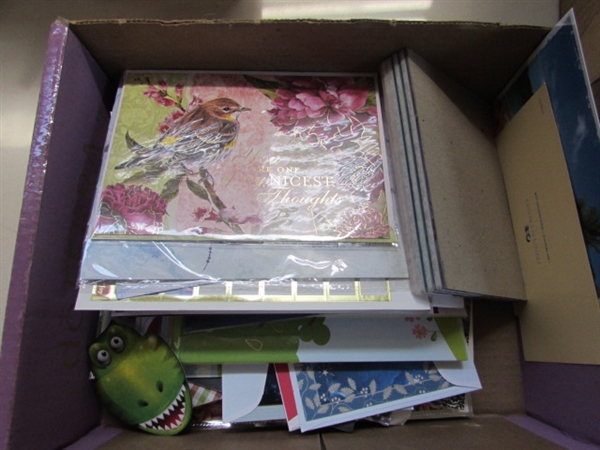 LARGE COLLECTION OF GREETING CARDS