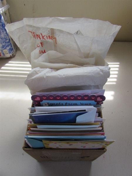 LARGE COLLECTION OF GREETING CARDS