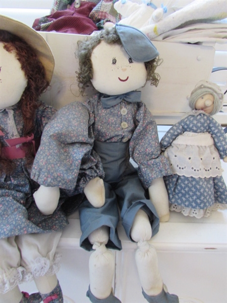 WHITE WAGON AND VINTAGE DOLLS