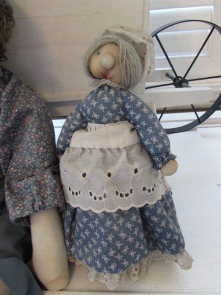 WHITE WAGON AND VINTAGE DOLLS