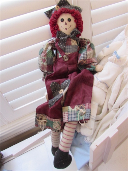 WHITE WAGON AND VINTAGE DOLLS