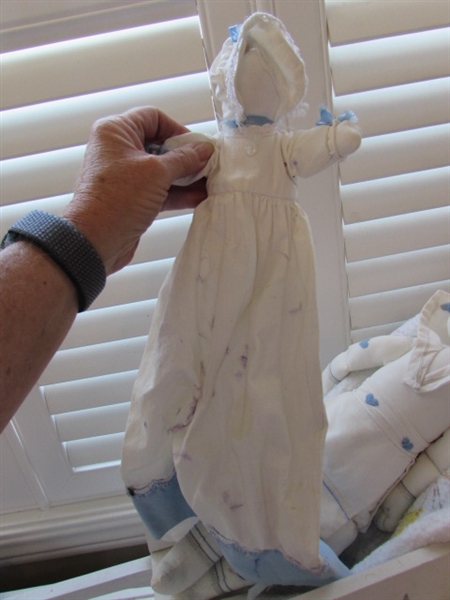 WHITE WAGON AND VINTAGE DOLLS